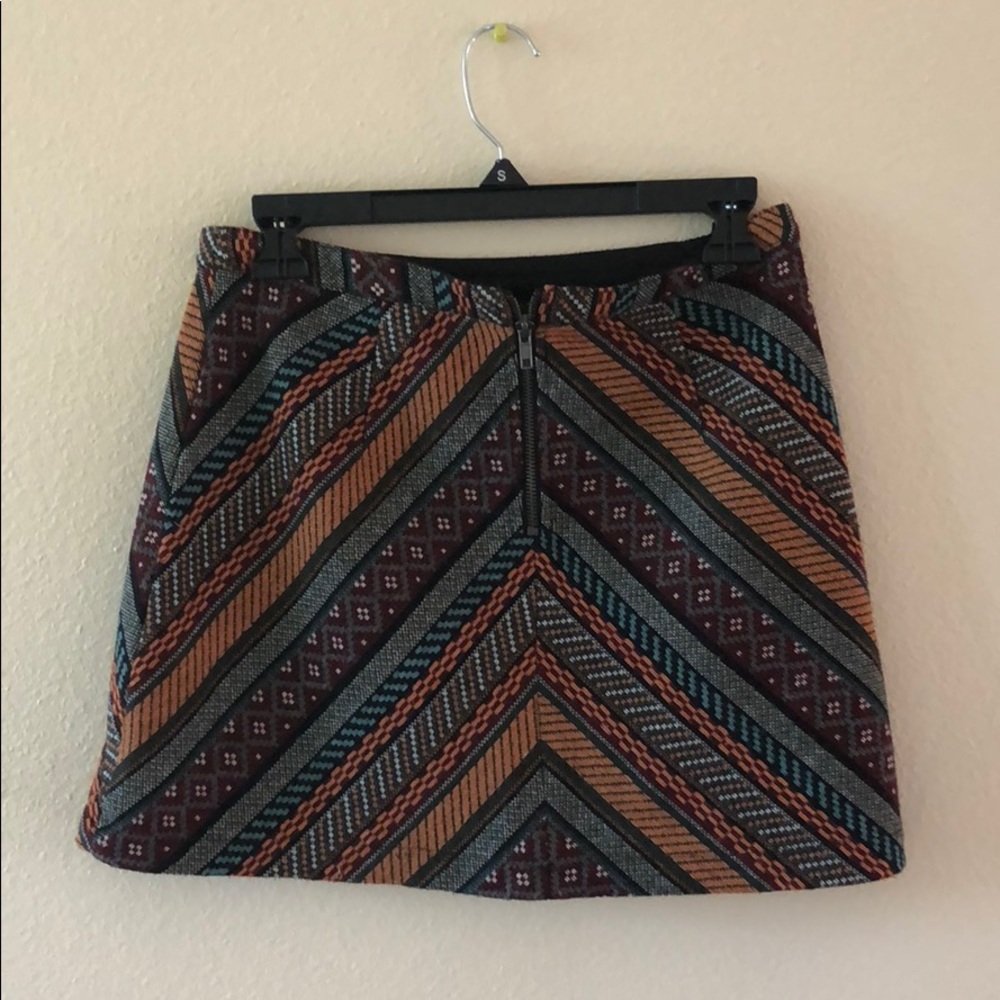 patterned mini skirt!!! 💃🏽 - Picture 2 of 2